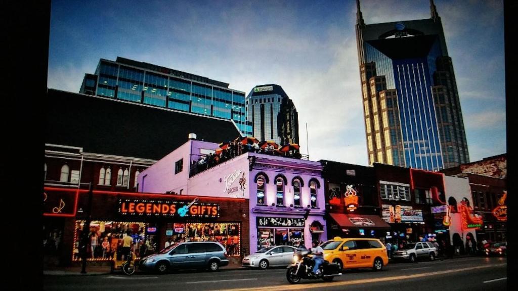 Апартаменти Heart Of Downtown/Walk To Broadway & The Action/Bars/Music Venues/Honky Tonks! Нашвілл Екстер'єр фото
